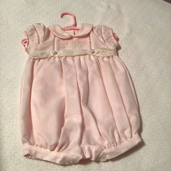 Infant baby pink romper - Picture 2 of 4